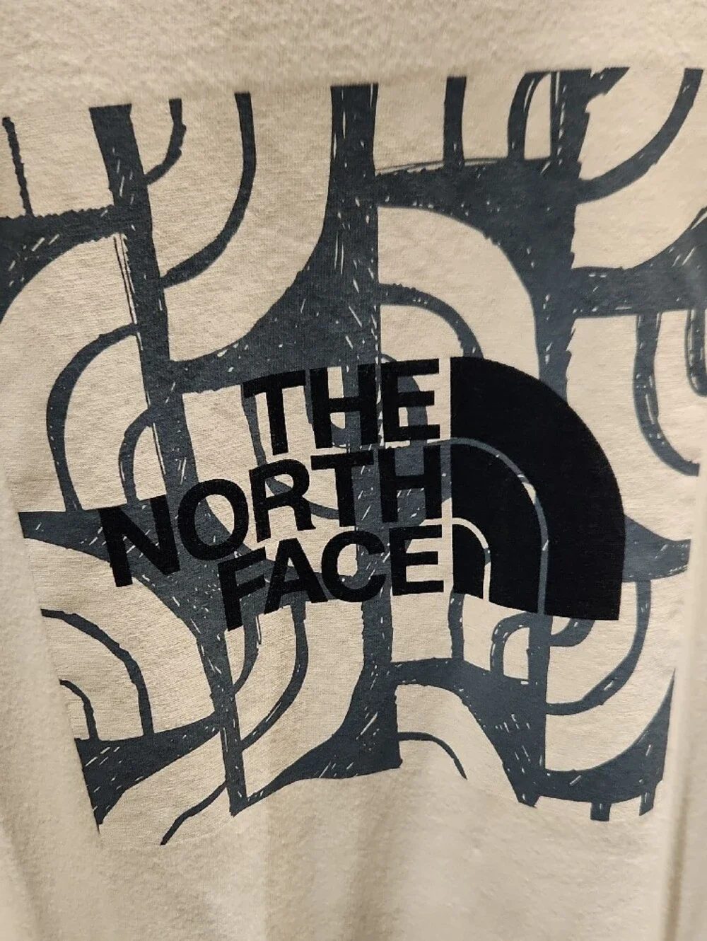 EUC The North Face White Short Sleeve Tee w/Navy Graphic SZ XL